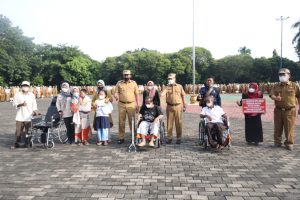 Dalam Rangka Hari Disabilitas Internasional, Pemkot Bekasi Berikan Bantuan Kepada Penyandang Disabiltas.