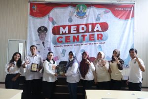 Disdik Provinsi Kalimantan Tengah Studi Banding Keterbukaan Informasi Publik di Kota Bekasi