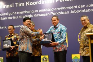 Rapat Tim Koordinasi Jabodetabekpunjur, Plt Wali Kota Bekasi Bahas Penanganan GSS Dan TPST