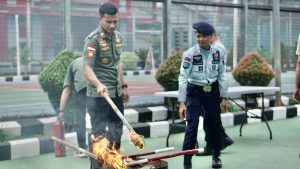 Lapas Kelas IIA Cikarang Musnahkan Barang Bukti Hasil Sidak Warga Binaan