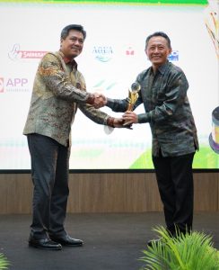 FajarPaper Terima Penghargaan Industri Hijau 2022 Dari Menteri Perindustrian RI