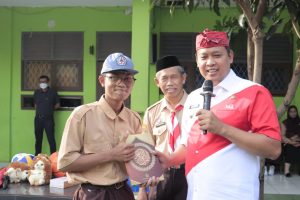 PLT WALI KOTA BEKASI MENJADI NARASUMBER DI SMKN 5 DALAM ACARA WAWASAN KEBANGSAAN