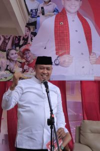 Plt. Wali Kota Bekasi Tri Adhianto Sholat Jumat bersama warga RW 25 dan RW 33 Di Masjid As Syuhada Kelurahan Mustikajaya