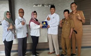 PEMKOT BEKASI TERIMA KUNKER KOMISI I DPRD KABUPATEN KARAWANG TENTANG PPID DAN MEDSOS