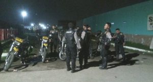 Petugas Polres Metro Bekasi Bubarkan Bentrok Antar Warga Di Gabus