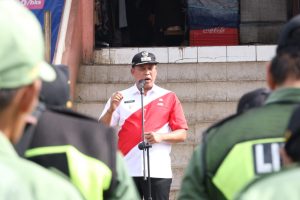 Plt. Wali Kota Bekasi Laksanakan Apel Gabungan Pencabutan Masa PPKM di Gelar di Pasar Baru Kota Bekasi.