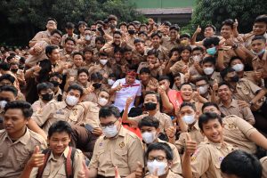 PLT WALI KOTA BEKASI KUNJUNGI SMA NEGERI 3 KOTA BEKASI