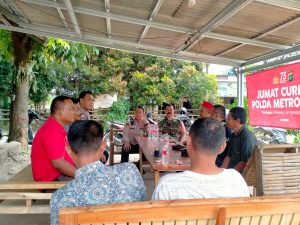 Polsek Cikarang Pusat Galakan Jumat Curhat Dengarkan Keluhan Warga