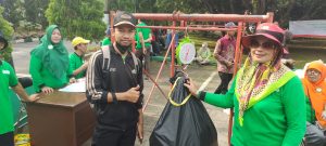 Dinas LHdanBSIPKotaBekasi,KembaliGelar Program Sedekah Sampah Bagi Aparatur Perangkat Daerah.