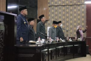 Memasuki Masa Reses I, Tri Adhianto Hadiri Rapat Paripurna DPRD Kota Bekasi