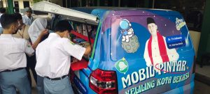 Lewat Mobil Pintar, Perpustakaan Keliling Diharapkan Kembalikan Minat Baca para Siswa Siswi Sekolah.