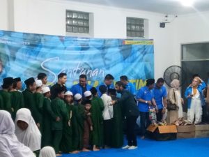 Ketum KNPI Berikan Santunan Pada Ratusan Yatim Piatu