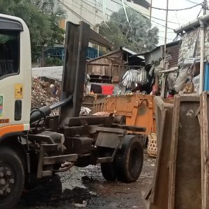 Satu Bulan Dibiarkan Tumpukan Sampah Resahkan Pedagang Cikarang