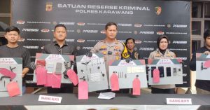 Polres Karawang amankan 17 pelaku pencurian dengan kekerasan.
