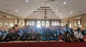 Ibu-Ibu Di Jatiasih Semangat Ikuti Pelatihan Membaca Al-Quran