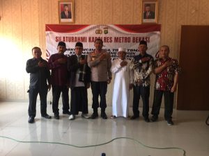 Kapolres Metro Bekasi Jalin Silaturahmi Bersama Warga Dan Petani Cabang Bungin