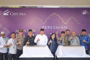 RESMIKAN MASJID DI JATIRANGGA. PLT WALI KOTA BAHAGIA DENGAN MASJID YANG BEGITU MEGAH