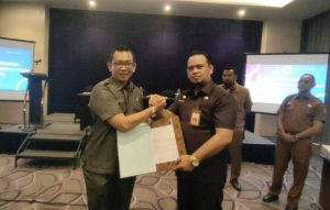 Rahmat Atong Serahterimakan Jabatan Kepala DLH kepada Syafri Donny Sirait