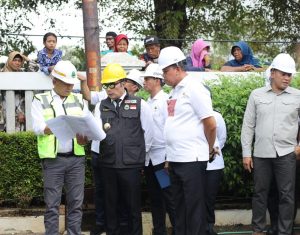KUNJUNGAN GUBERNUR JAWA BARAT KE KOTA BEKASI RAPIHKAN JALAN PROVINSI