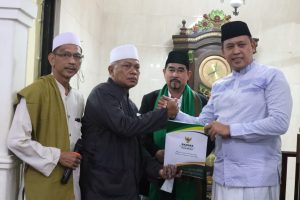Plt. Wali Kota Hadiri Tarawih Keliling Di Masjid Al Ishlah Kampung Poncol Bekasi Timur.