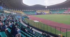 Jarak Panggung Terlalu Jauh, Sejumlah Penonton Kecewa Dengan Konsep Musik Kota Bekasi
