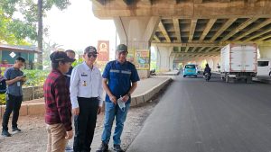 Tinjau Kalimalang, Dani Ramdan Pastikan Penggunaan Beton Berkualitas