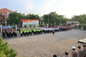 Kapolres Metro Bekasi Kota Pimpin Apel Kesiapan Malam Takbiran Tahun 2023 di Kota Bekasi