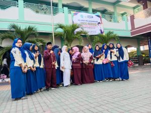 Allegra Putri Kartika Launcing Kursus Gratis Bahasa Inggris Pada Siswa SMK Sofwatul Qolbi Taruma Jaya