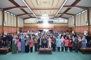 Kolaborasi RuangGuru Untuk Pelatihan Kesiapan Kerja, Plt. Wali Kota Bekask Berikan Motivasi Kepada Lulusan SMK yang Hadir.
