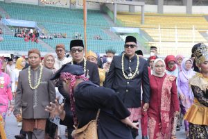 Plt. Wali Kota Bekasi Apresiasi Nikah Massal Juara, Persembahan Gubernur Jawa Barat Ridwan Kamil untuk Masyarakat Kota Bekasi
