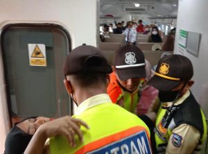 Petugas Keamanan Kereta, Bantu Proses Persalinan Penumpang di Perjalanan KA Walahar