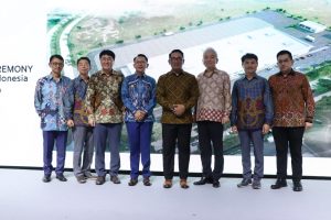 Pj Bupati Bekasi Dampingi Gubernur Jabar Melakukan Peletakan Batu Pertama PT Hyundai Battery Indonesia
