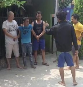Kedapatan Masuk Rumah Warga Pelaku Spesialis Pembobol Rumah Di Hajar Warga