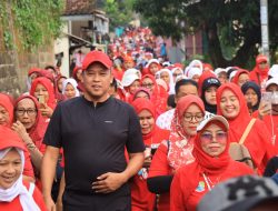 Plt. Wali Kota Bekasi dan Warga Masyarakat Bantargebang Antusias Ikuti Jalan Santai