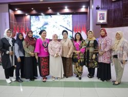Berantas Stunting Dengan Inovasi Pengembangan Model Promosi Nutrisi Dan Kesehatan Mental Pada 1000 HPL Berbasis Poros Posyandu Keren