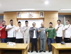 Pj Bupati Bekasi Hadiri Penandatanganan Berita Acara Serah Terima Bankeu Parpol