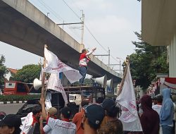 PB KAMI Demo Kejagung Pinta Periksa Nistra Yohan, Staf Anggota Komisi I Sugiono