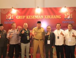 HADIR FESTIVAL HIJRIAH. PLT. WALI KOTA BEKASI APRESIASI PENTAS SENI MUSLIM XINJIANG