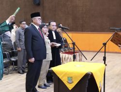 Pj Bupati Bekasi Lantik 20 Kepala UPTD Puskesmas dan 60 Pejabat Fungsional