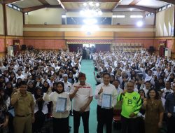 Plt.Wali Kota Bekasi Serahkan 1.303 SK PPPK di Balai Patriot