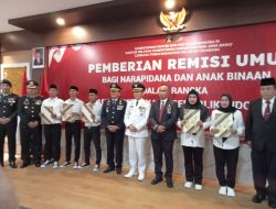 Lapas Kelas IIA Cikarang Serahkan Remisi Umum Pada 1268 Narapidana Di Hari Kemerdekaan RI ke 78 Tahun