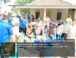 8000 Liter Air Bersih Di Berikan Dinas Pemadam Kebakaran Pada Warga Ridogalih Cibarusah