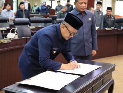 PJ Walikota Bekasi Hadiri Rapat Paripurna Persetujuan Bersama Atas Rancangan Peraturan Daerah