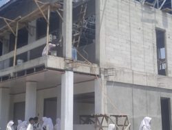 Kuli Bangunan Tewas Dari Lantai Dua Pembangunan SMAN 9 Tambun 