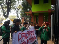 Kawal Realisasi Perda dan Perwal Kota Bekasi, BEM STIES Mitra Karya Demo Grudug Pemkot Bekasi