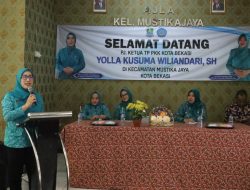 Kunjungan PKK Kecamatan Mustika Jaya, Yolla Gani Berharap Semua Kader Jalankan Program PKK di Wilayah