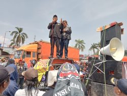 AOB dan Ribuan Warga Kembali Demo PT Armada,Robohkan Pintu Masuk Perusahaan