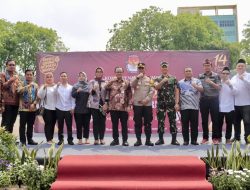 Kirab Pemilu 2024, Pj. Wali Kota Bekasi: “Bersama Tentukan Arah Bangsa dan Negara 5 Tahun ke Depan