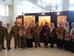 Pj.Ketua Dekranasda,Buka Pameran Lukisan Cinta Puspa dan Satwa Di Galeri Dekranasda Kota Bekasi