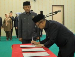 Pj. Wali Kota Bekasi Kukuhkan Pejabat Dinas Pemadam Kebakaran dan Penyelamatan